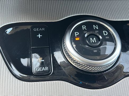 Used 2025 Ford Expedition Active AWD/4WD image 35