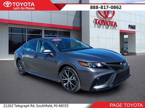 Certified 2023 Toyota Camry SE image 1