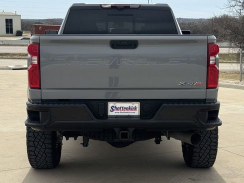 Used 2024 Chevrolet Silverado 2500 ZR2 w/ Technology Package AWD/4WD image 5