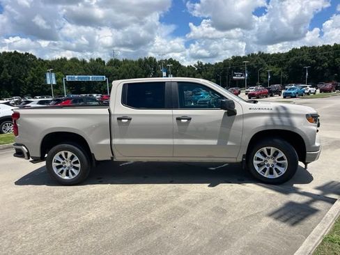 New 2026 Chevrolet Silverado 1500 Custom RWD image 12