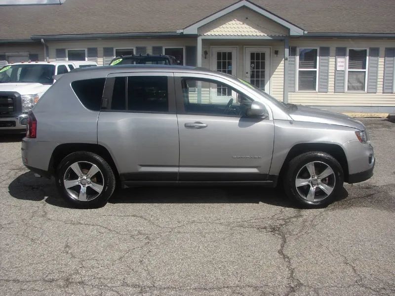Used 2016 Jeep Compass High Altitude FWD image 5