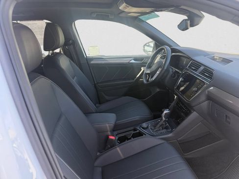 Certified 2023 Volkswagen Tiguan SE R-Line AWD/4WD image 15