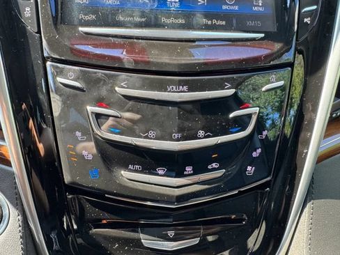 Used 2020 Cadillac Escalade Luxury AWD/4WD image 16
