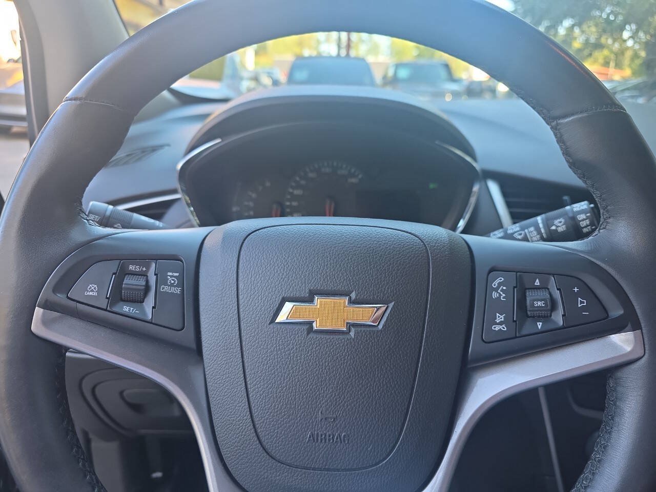 Used 2017 Chevrolet Trax LT w/ LT Convenience Package FWD image 8