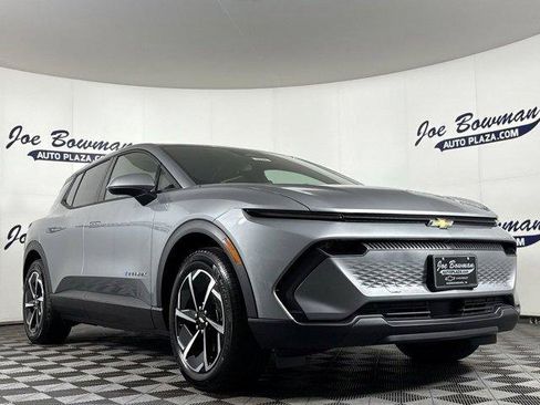 New 2026 Chevrolet Equinox EV LT image 5