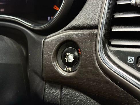 Used 2017 Jeep Grand Cherokee Altitude image 45