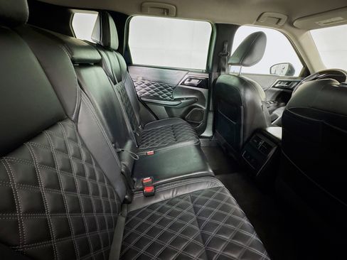 Used 2022 Mitsubishi Outlander SEL AWD/4WD image 47