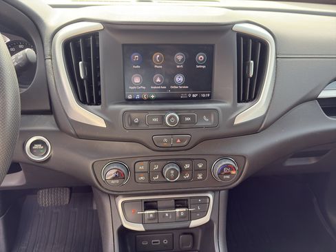 Used 2024 GMC Terrain SLE w/ Driver Convenience Package FWD image 7