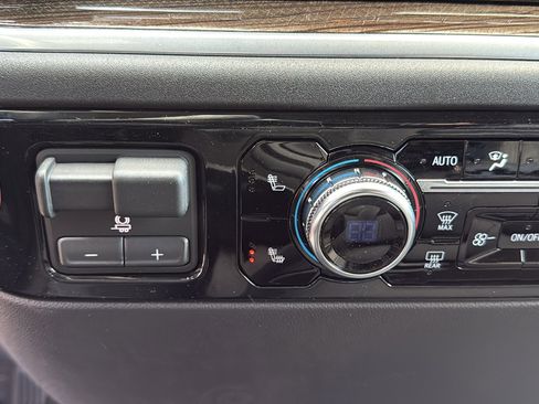 New 2026 GMC Sierra 1500 Elevation image 16