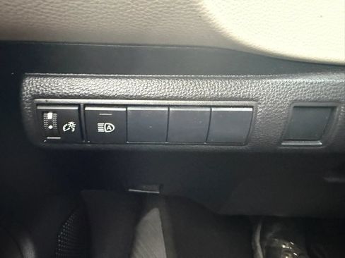Used 2021 Toyota Corolla LE w/ Carpet Mat Package (TMS) FWD image 17