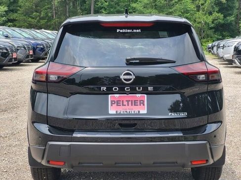 New 2025 Nissan Rogue SV image 4