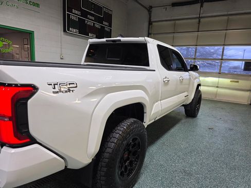 Used 2024 Toyota Tacoma TRD Sport w/ TRD Sport Upgrade Package image 7