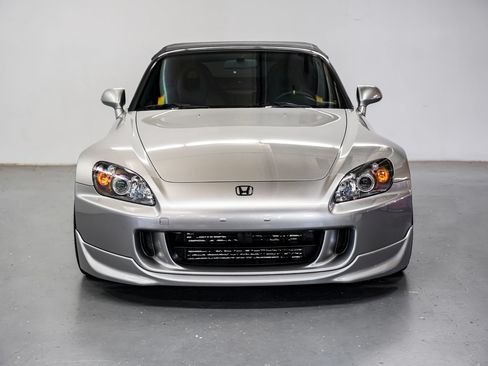 Used 2004 Honda S2000 image 5