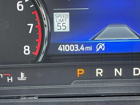 Used 2020 Ford Explorer XLT w/ Equipment Group 202A AWD/4WD image 41