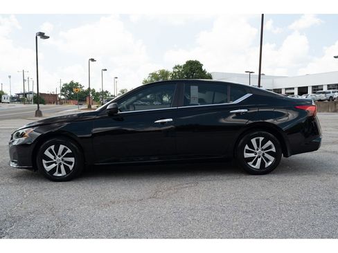 Used 2024 Nissan Altima 2.5 S FWD image 5