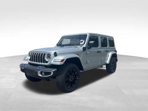 Used 2024 Jeep Wrangler Unlimited Sahara image 3
