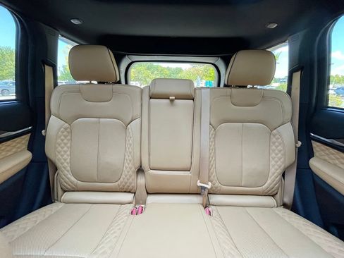 Used 2023 Jeep Grand Cherokee Summit w/ Luxury Tech Group V AWD/4WD image 32