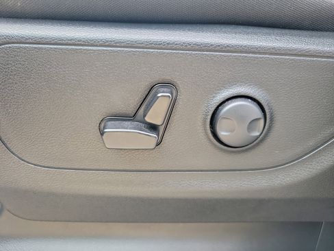 Used 2025 RAM 1500 Big Horn AWD/4WD image 13