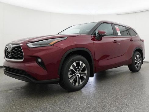 New 2026 Toyota Highlander XLE image 28