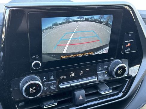 Certified 2024 Toyota Highlander LE image 15