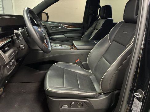 Certified 2024 Cadillac Escalade ESV Premium Luxury w/ Performance Package AWD/4WD image 41