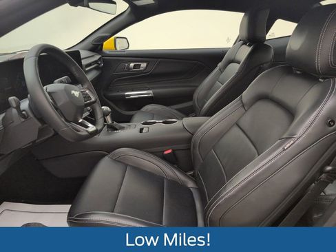 Used 2024 Ford Mustang Premium image 4