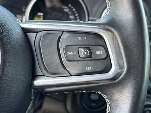 Used 2022 Jeep Wrangler Unlimited Sahara w/ Cold Weather Group image 20