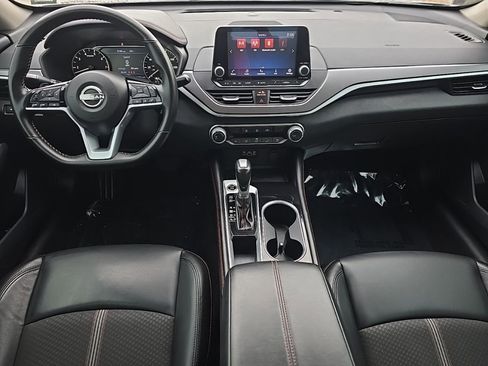 Used 2025 Nissan Altima 2.5 SR FWD image 33