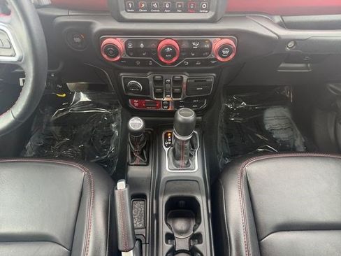Used 2021 Jeep Gladiator Rubicon AWD/4WD image 15