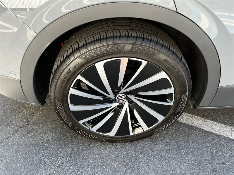Used 2024 Volkswagen ID.4 Pro AWD/4WD image 13