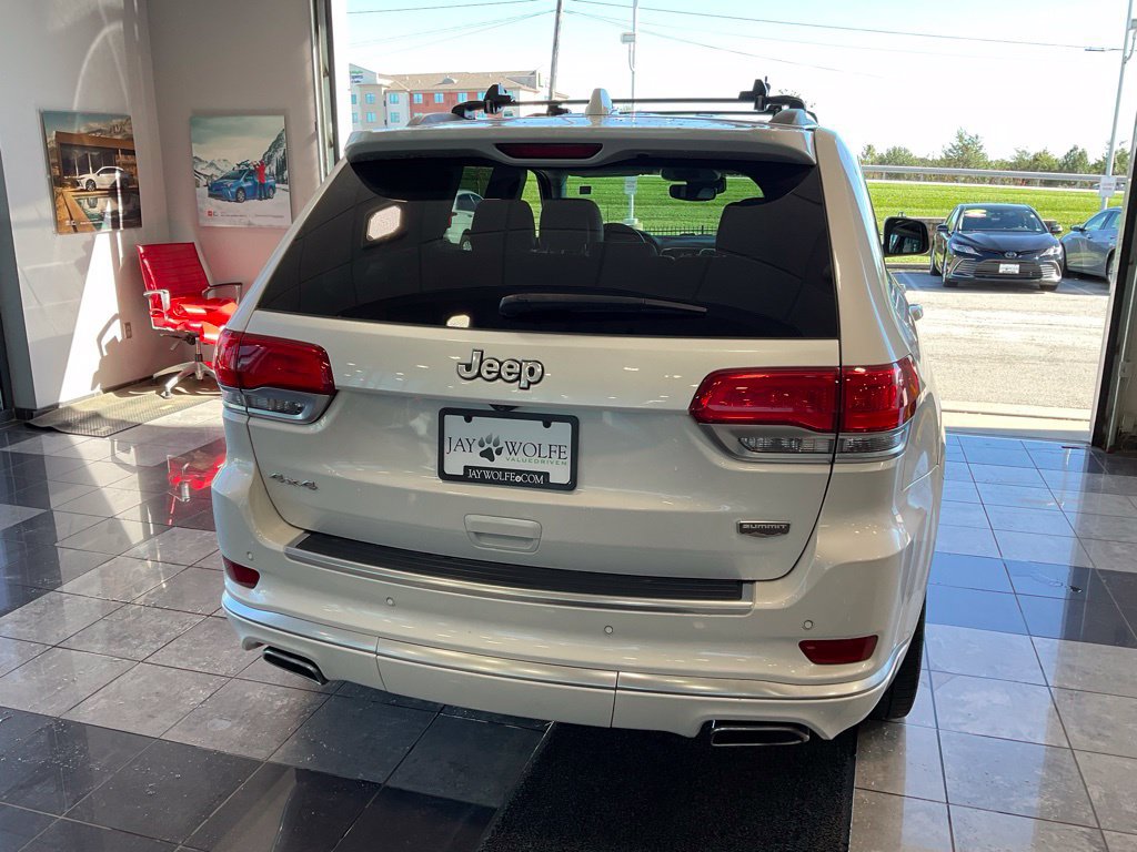 Used 2018 Jeep Grand Cherokee Summit AWD/4WD image 5