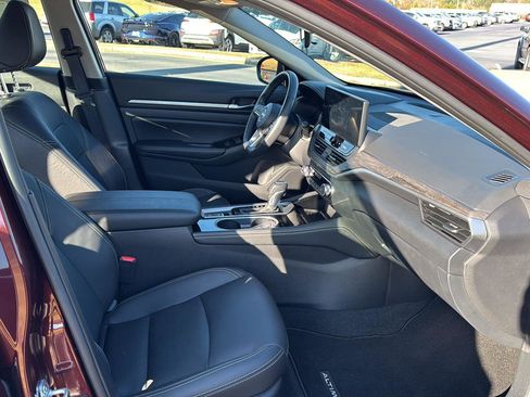 Used 2024 Nissan Altima 2.5 SL image 10