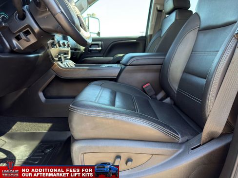 Used 2018 GMC Sierra 2500 Denali w/ Duramax Plus Package AWD/4WD image 19