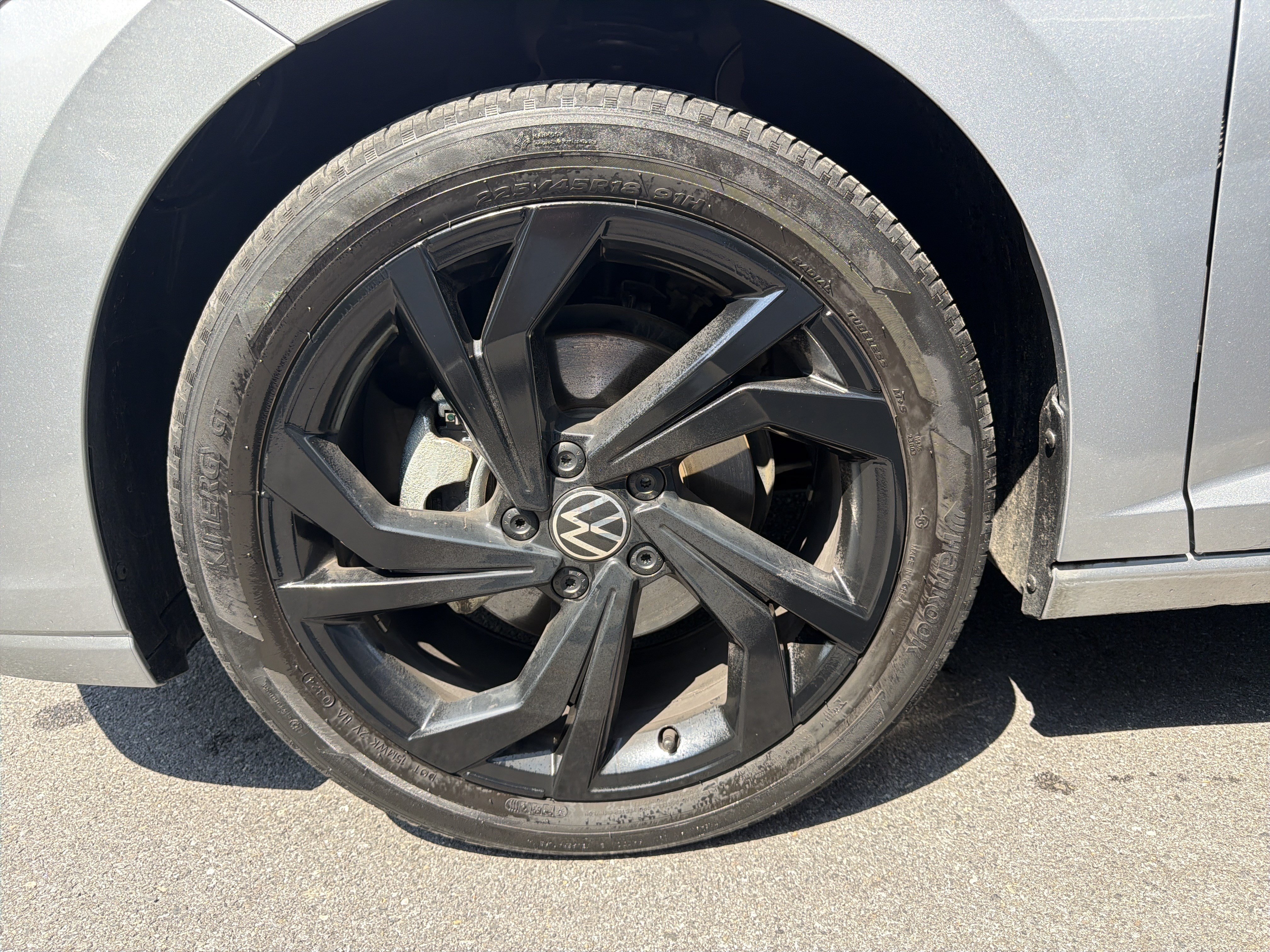 Used 2025 Volkswagen Jetta SE FWD image 11