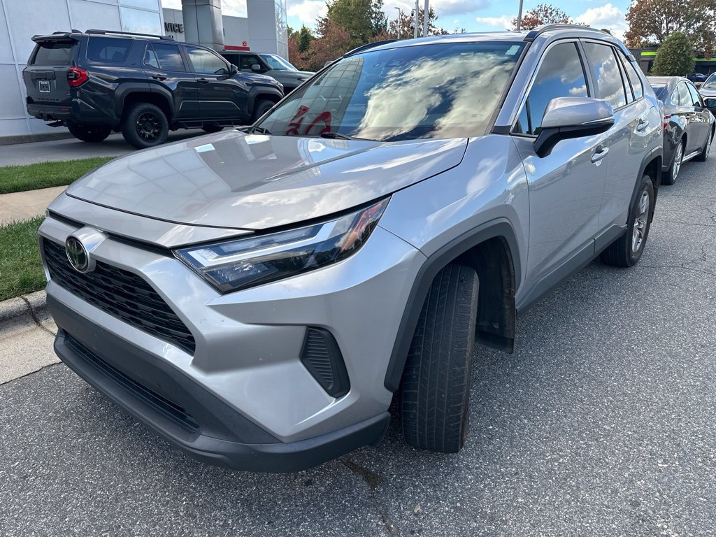 Used 2024 Toyota RAV4 XLE w/ Convenience Package FWD image 7