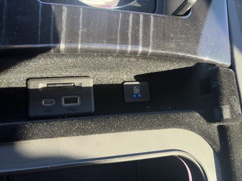 Used 2023 Cadillac Escalade ESV V w/ LPO, ONYX Package image 57