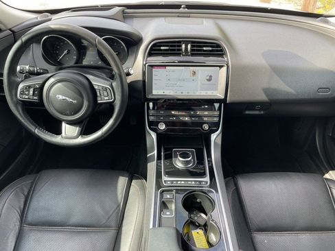 Used 2017 Jaguar XE Prestige image 14