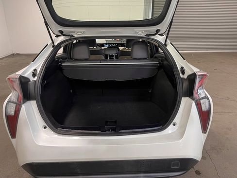Used 2016 Toyota Prius Four image 16