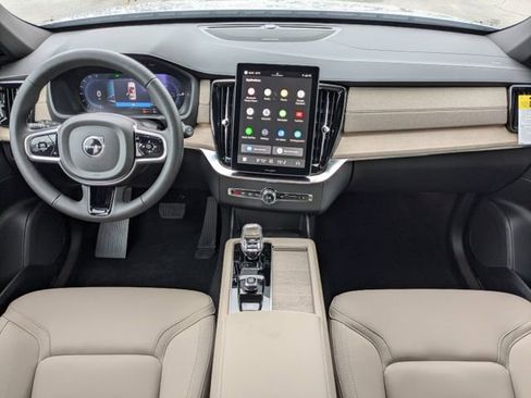 New 2025 Volvo XC90 T8 Plus w/ Protection Package Premier AWD/4WD image 19