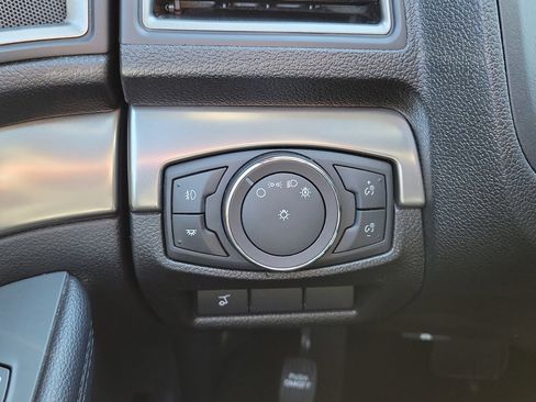 Used 2019 Ford Explorer XLT w/ Equipment Group 202A image 25