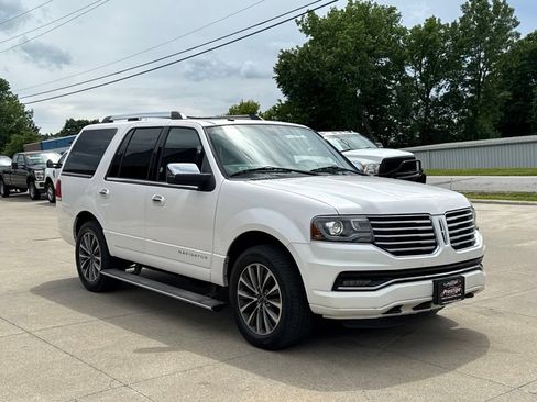 Used 2017 Lincoln Navigator Select AWD/4WD image 21