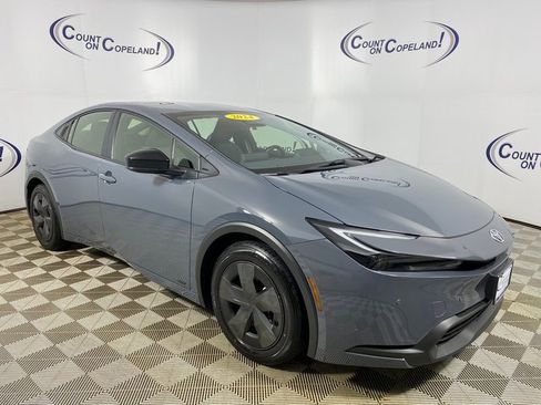 Certified 2024 Toyota Prius LE image 1