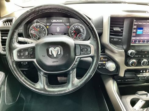 Used 2019 RAM 1500 Laramie AWD/4WD image 12