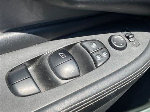 Used 2019 Nissan Murano SV FWD image 17