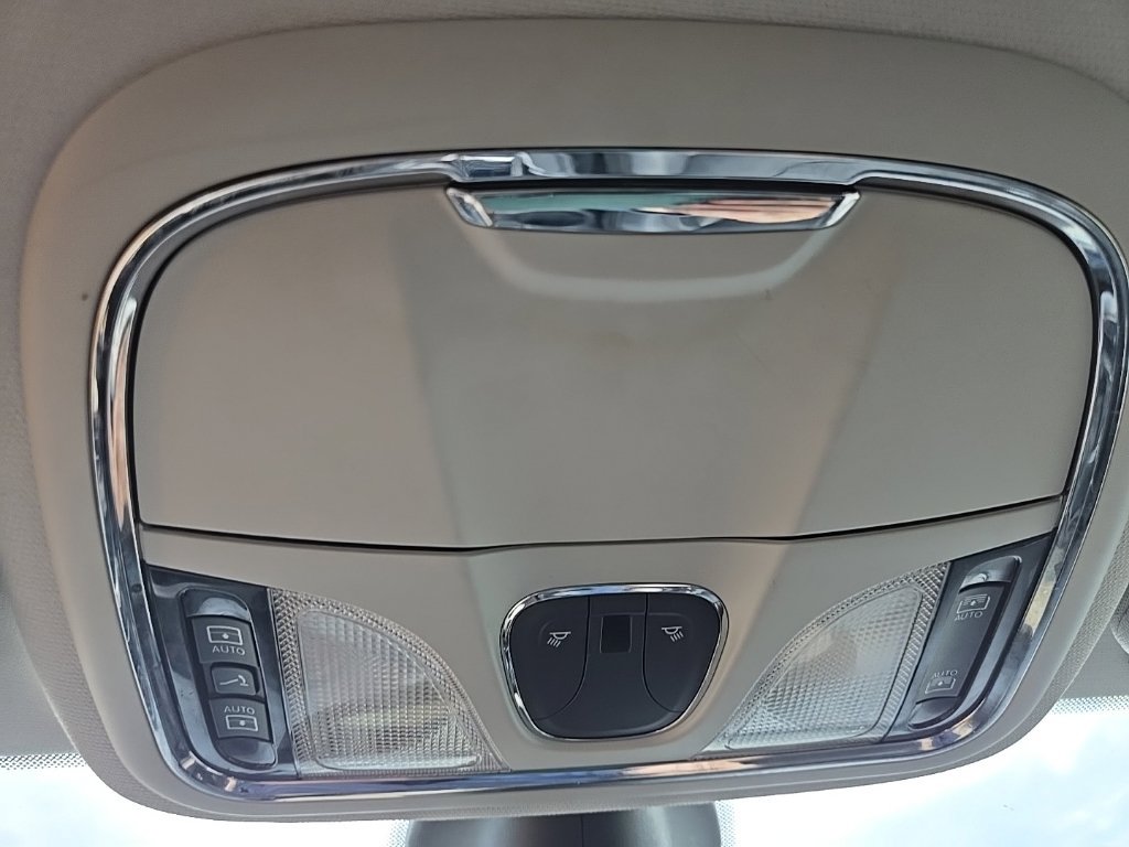 Used 2019 Jeep Cherokee Limited AWD/4WD image 30