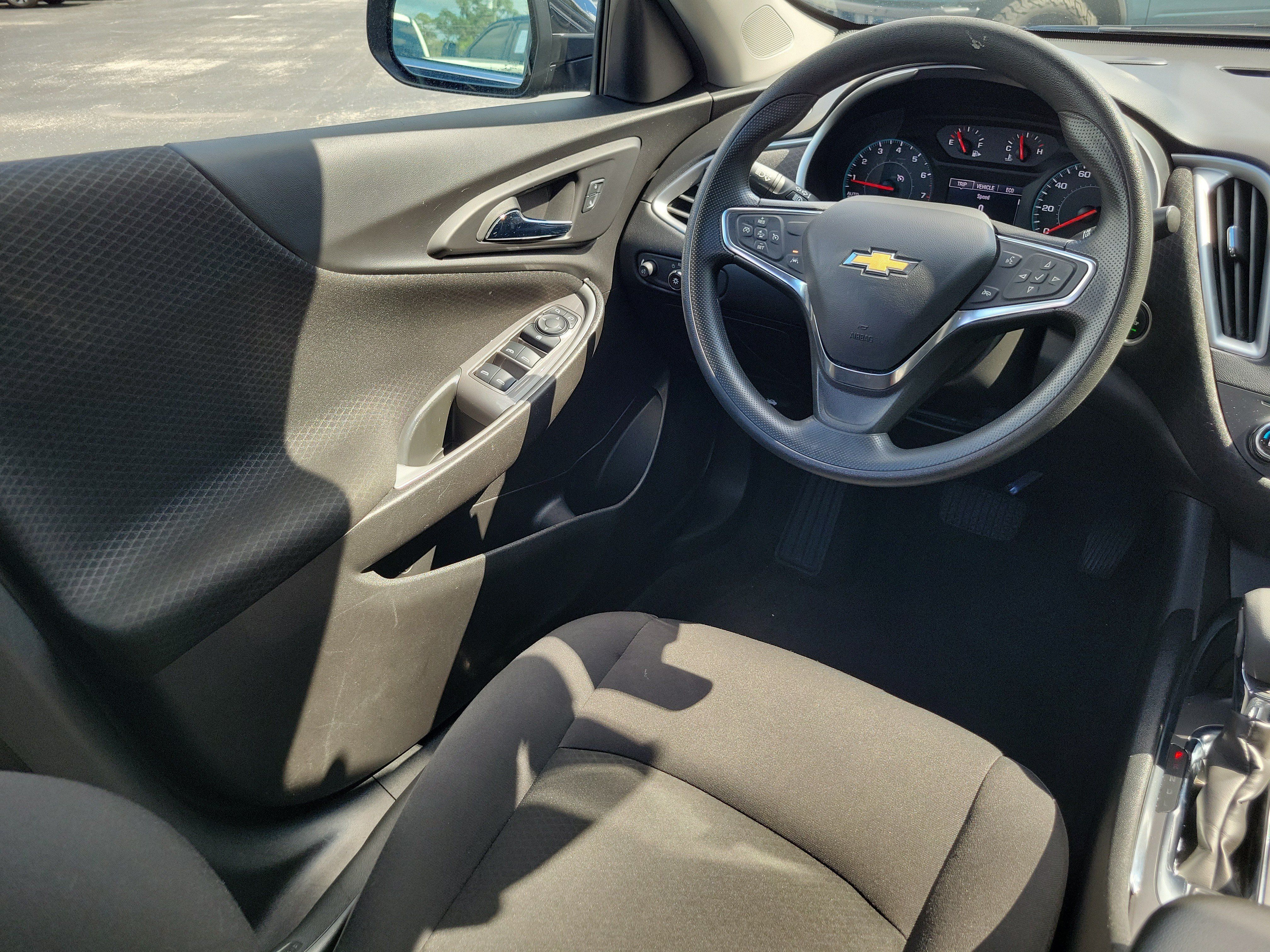 Used 2025 Chevrolet Malibu LT FWD image 24