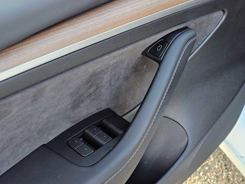 Used 2022 Tesla Model 3 Long Range image 23