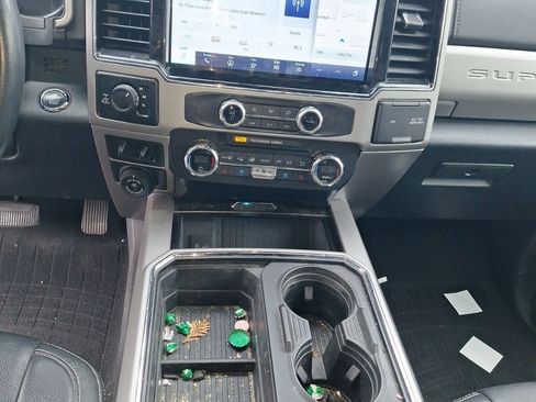 Used 2022 Ford F350 Lariat w/ Black Appearance Package image 12