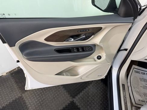 Used 2023 GMC Terrain Denali image 18