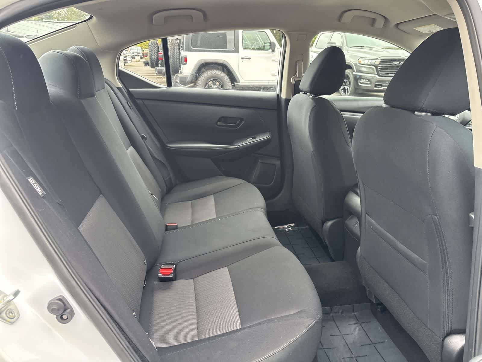 Used 2024 Nissan Sentra SV FWD image 8